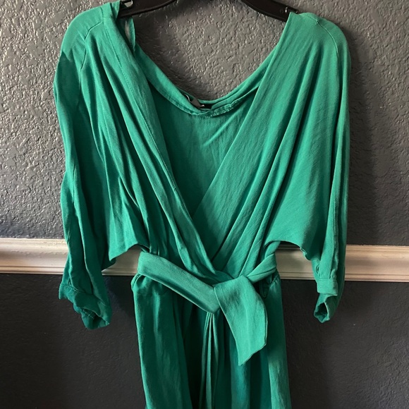Beautiful romper! - Picture 3 of 5